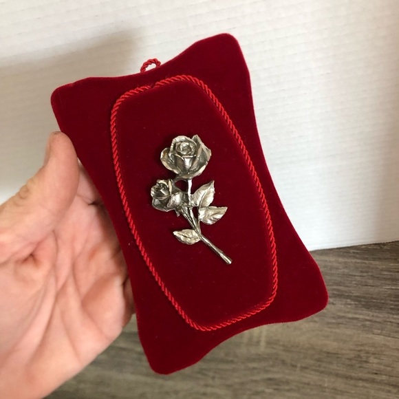 Vtg Italian Pewter Rose on Velvet Tabletop Decor - Picture 7 of 12